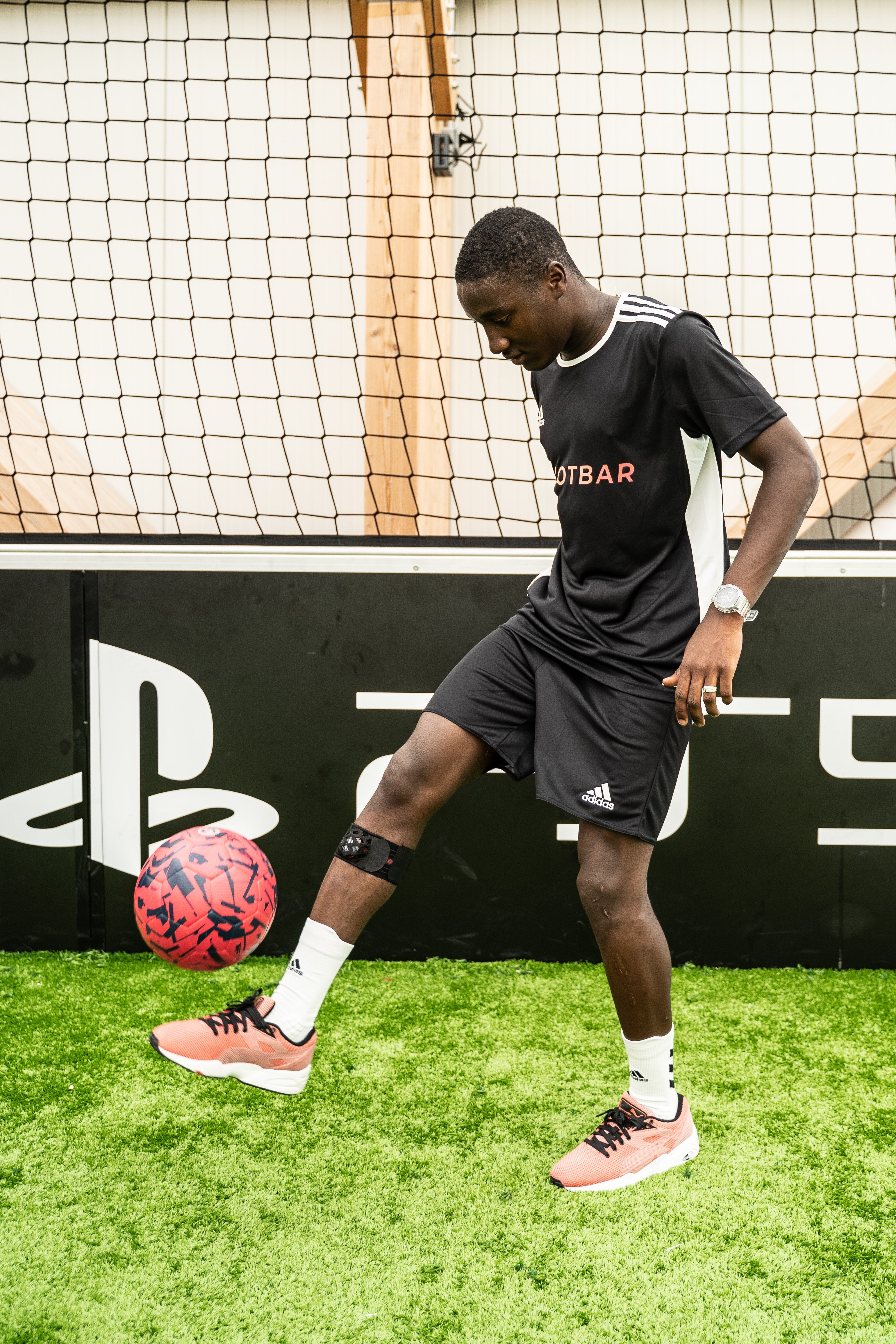 Brassière GPS,  Tracker GPS, objet connecté football, tracker football gps, tracker football, capteur football