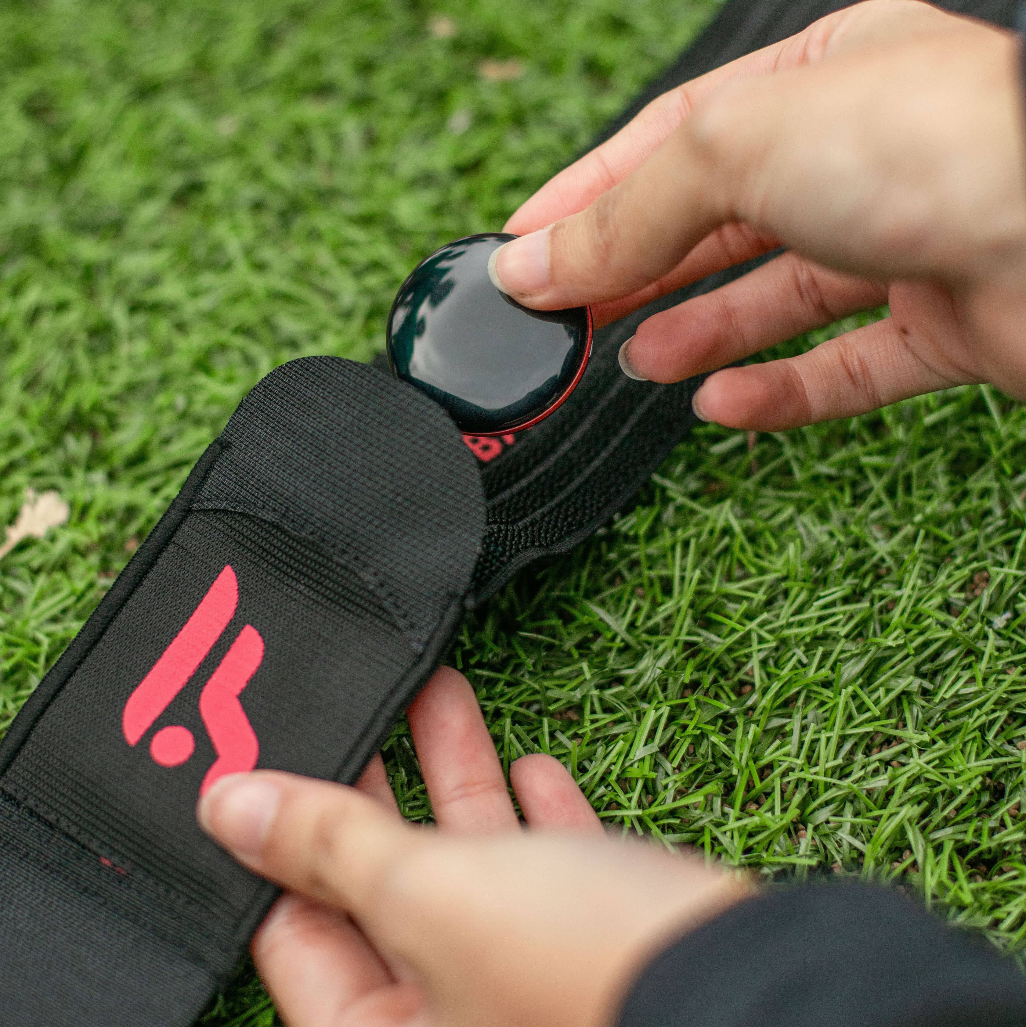 FOOTBAR - 足に巻くトラッキングデバイス Amazon | FOOTBAR（フットバー） - 足に巻くトラッキング